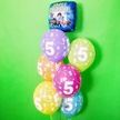 Balony z nadrukowaną cyfrą 5 w bukiecie na piąte urodziny dziecka i Psi Patrol foliowy na górze